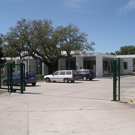 Parque De Campismo Orbitur Montargil Hotel Kültér fotó