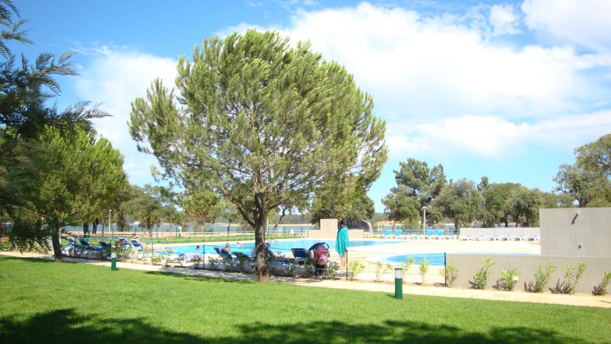Parque De Campismo Orbitur Montargil Hotel Kültér fotó