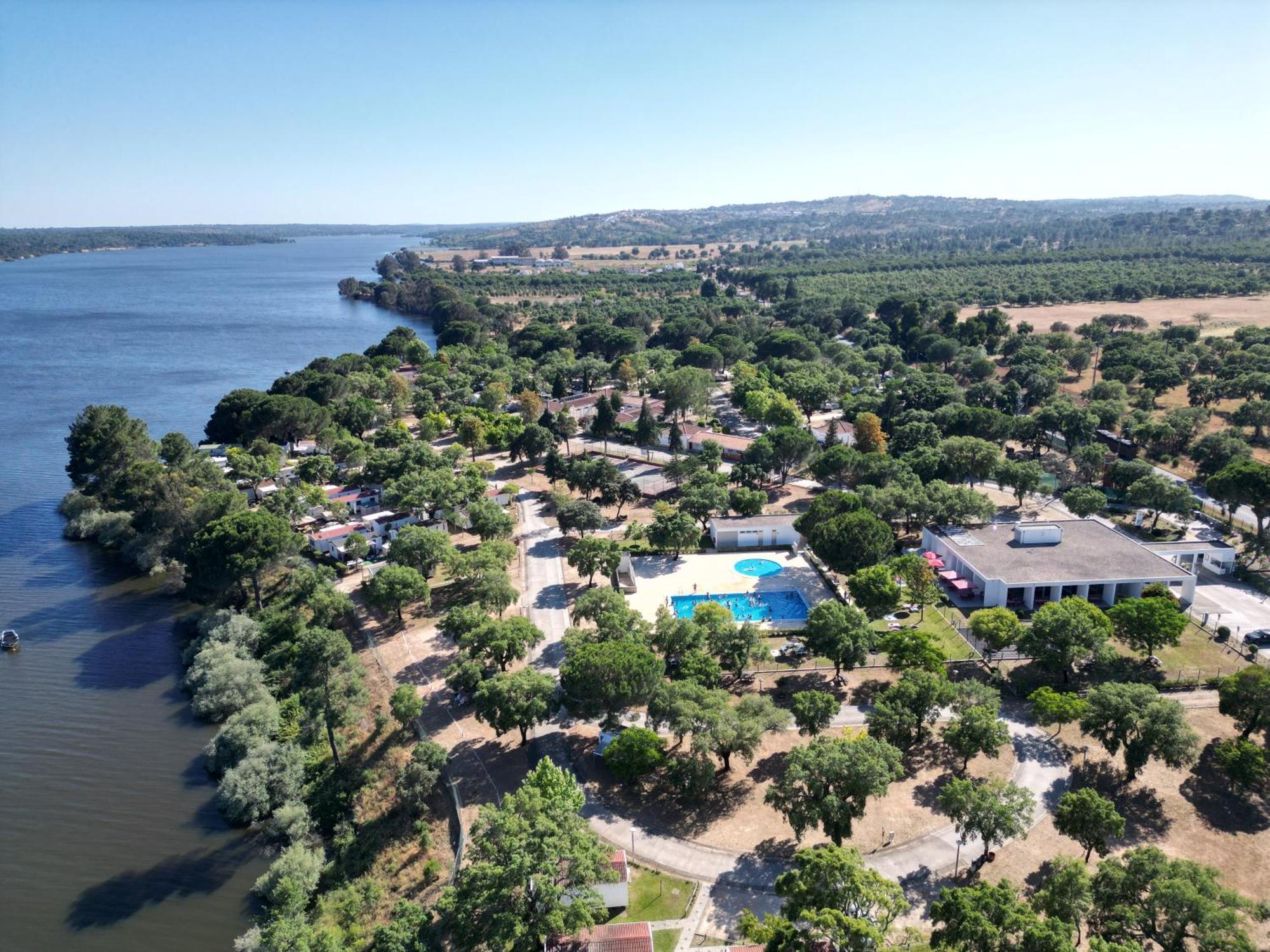 Parque De Campismo Orbitur Montargil Hotel Kültér fotó
